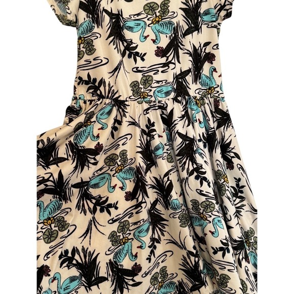 Dot Dot Smile Girl's Swan Dress 5/6 Summer - Picture 3 of 5